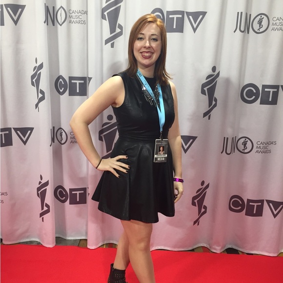 Meet your Posher, Samantha - Picture 2 of 3